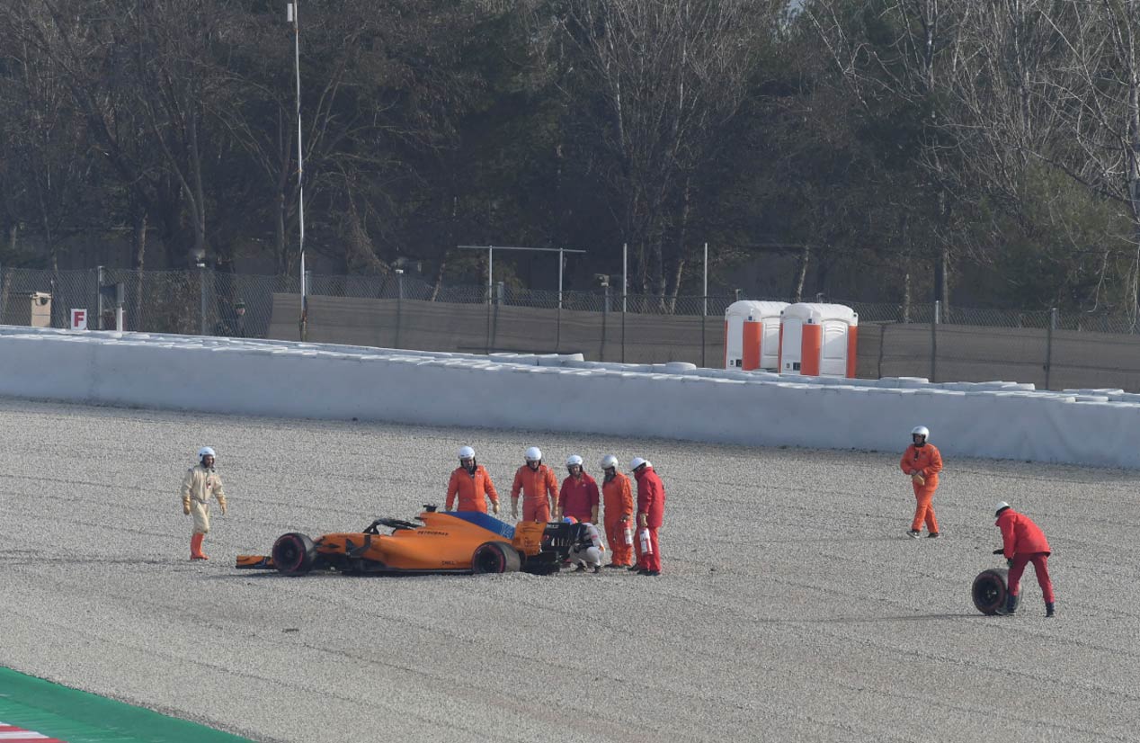 Las mejores imágenes de los primeros test de pretemporada de F1 (lunes)