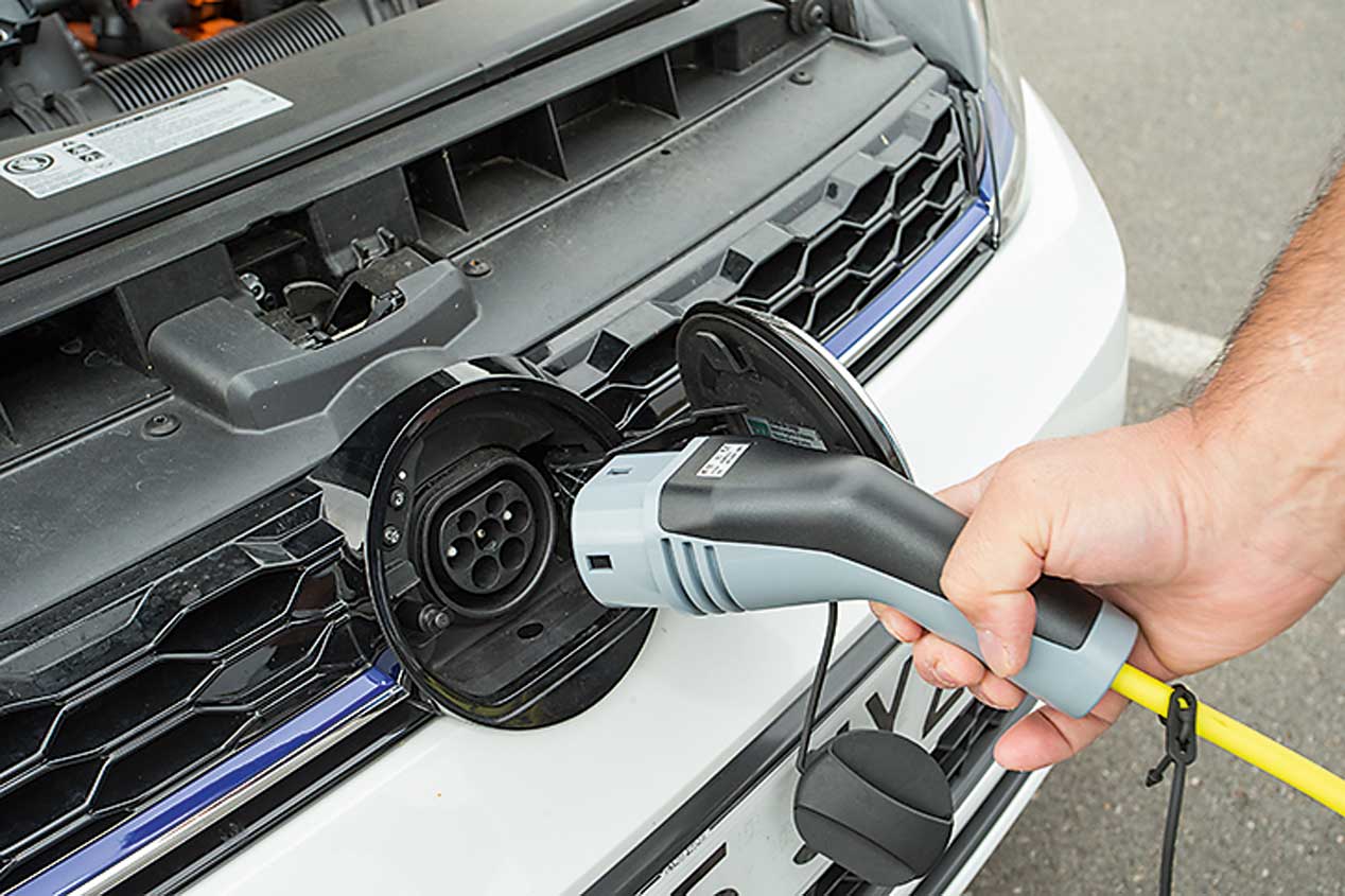 Hyundai Ioniq y Volkswagen Golf GTE, cara a cara