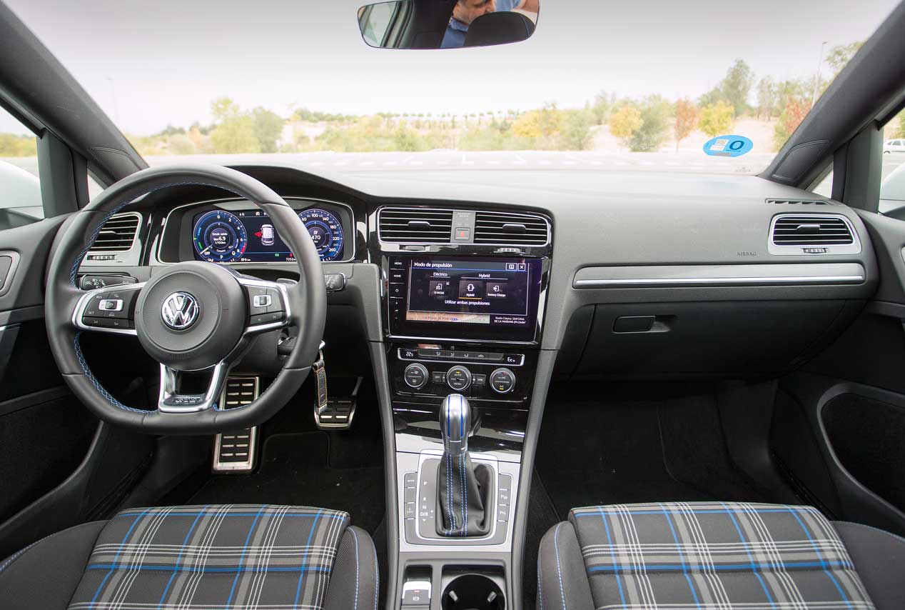 Hyundai Ioniq y Volkswagen Golf GTE, cara a cara