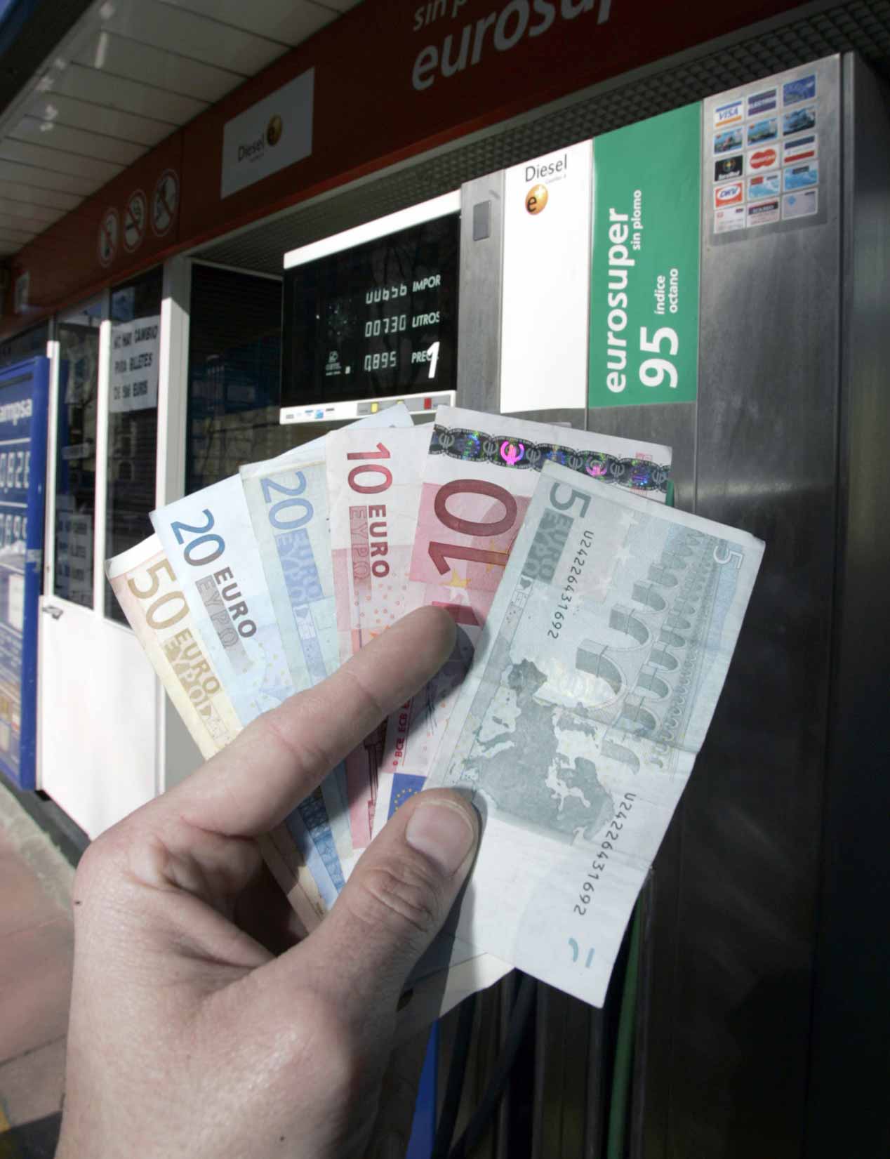 Error de repostaje de combustible: qué le puede pasar al coche