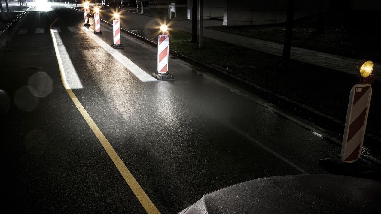Mercedes Digital Light, los faros que proyectan información