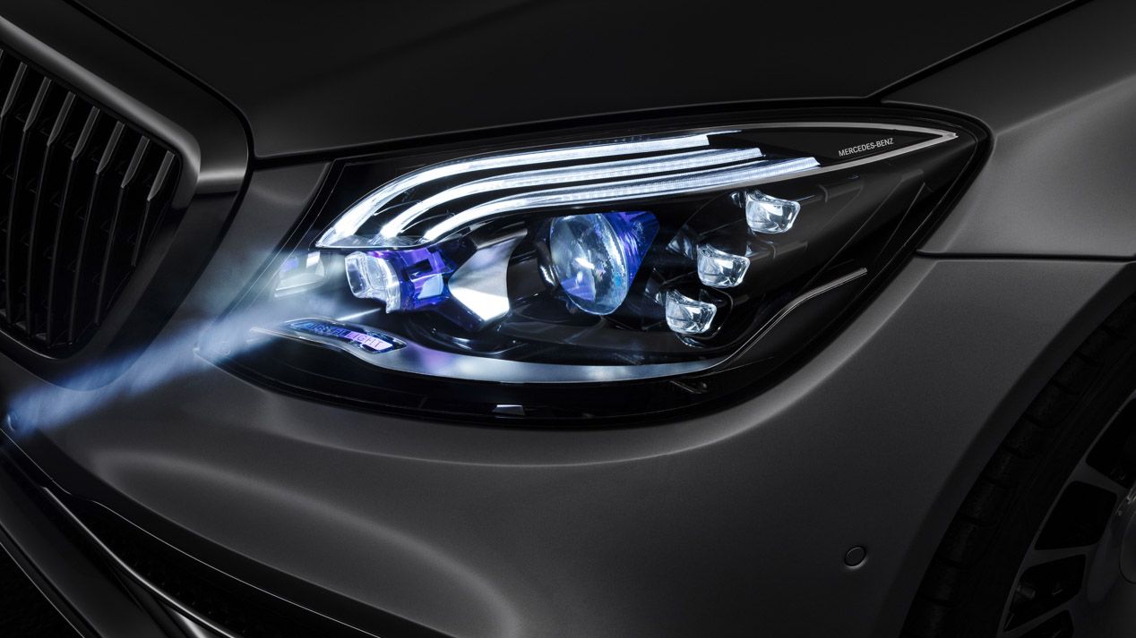 Mercedes Digital Light, los faros que proyectan información