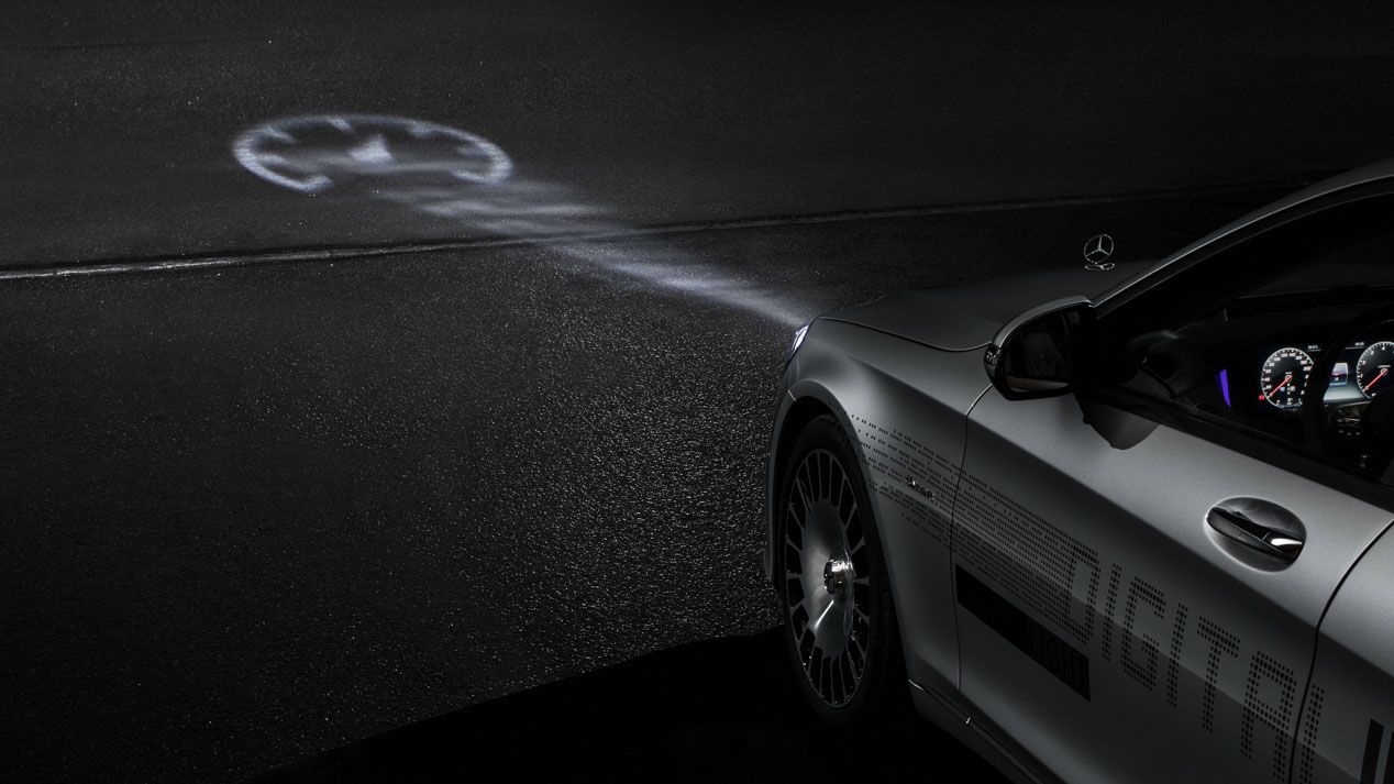 Mercedes Digital Light, los faros que proyectan información