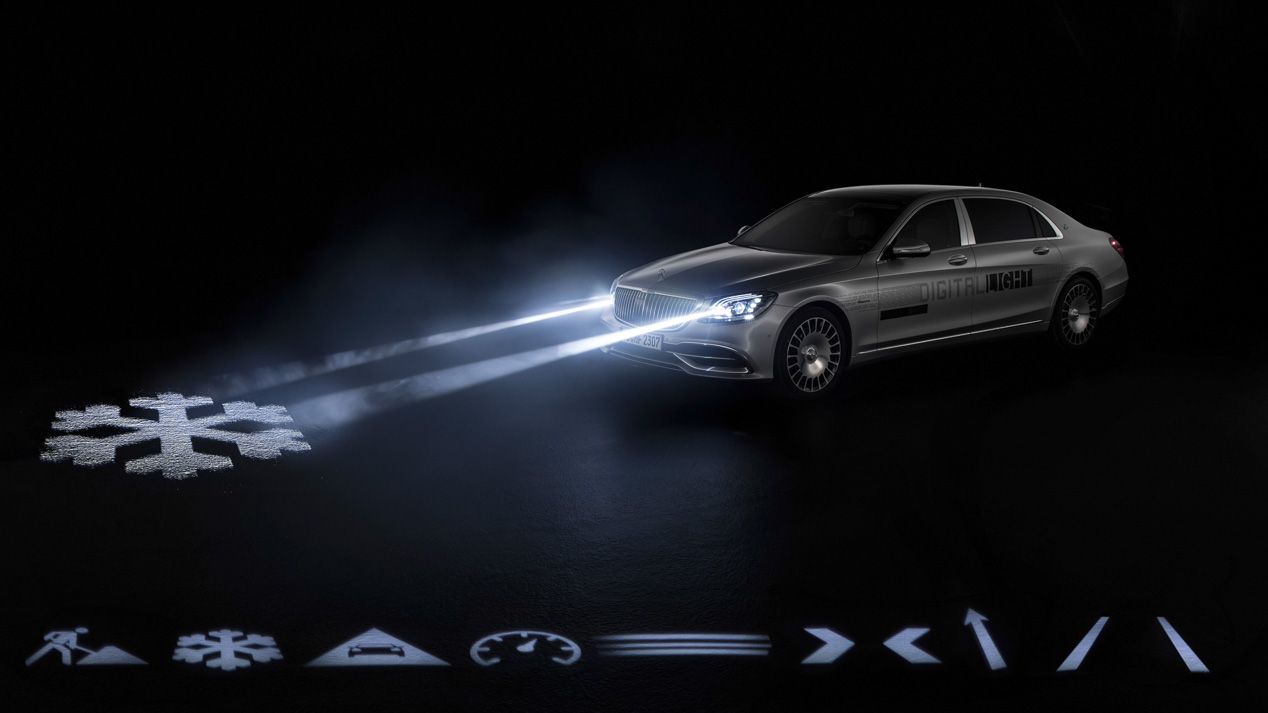 Mercedes Digital Light, los faros que proyectan información