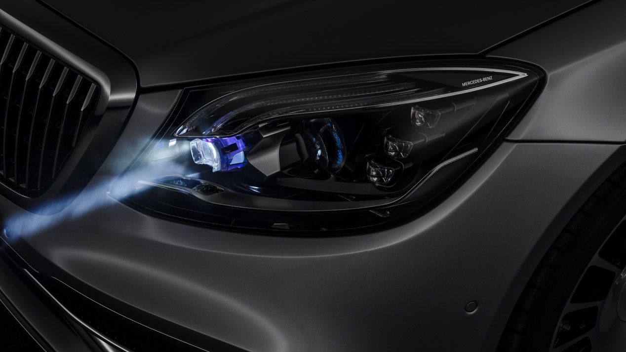 Mercedes Digital Light, los faros que proyectan información