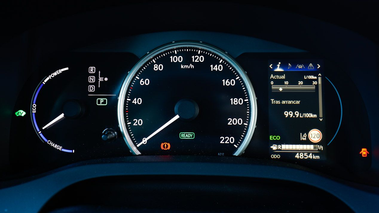 SuperComparativa: Audi A3 G-Tron & BMW 116d & Lexus CT200h
