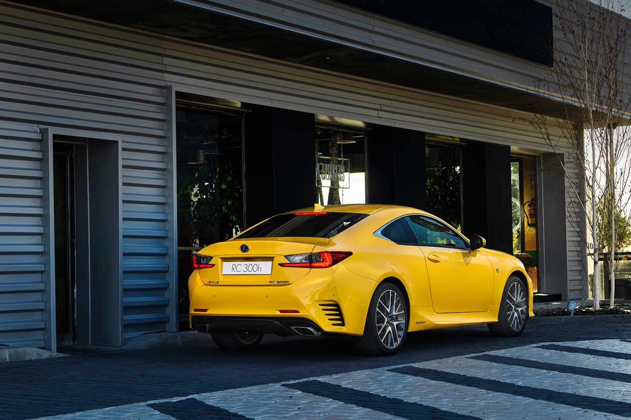 Lexus RC 300h 2018: sus mejores imágenes