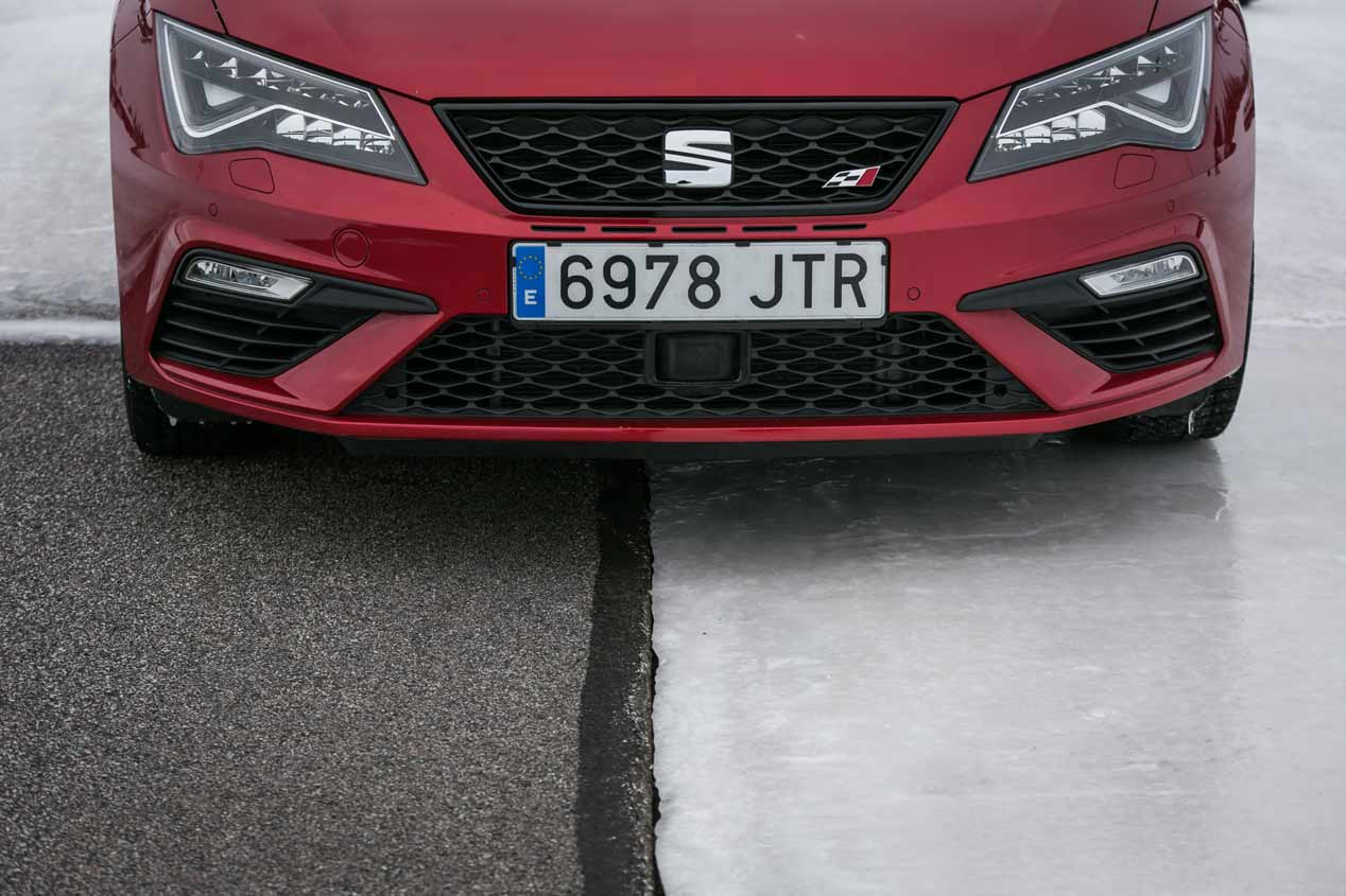 Así se desenvuelve el Seat Ateca FR en nieve y hielo