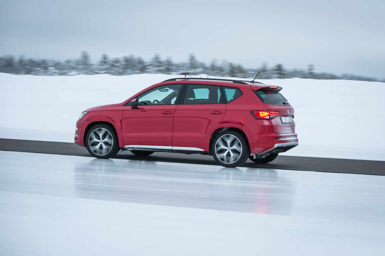 Así se desenvuelve el Seat Ateca FR en nieve y hielo