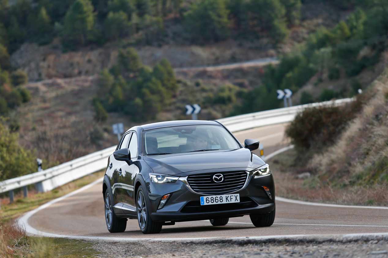 A prueba el VW T-Roc y el Mazda CX-3