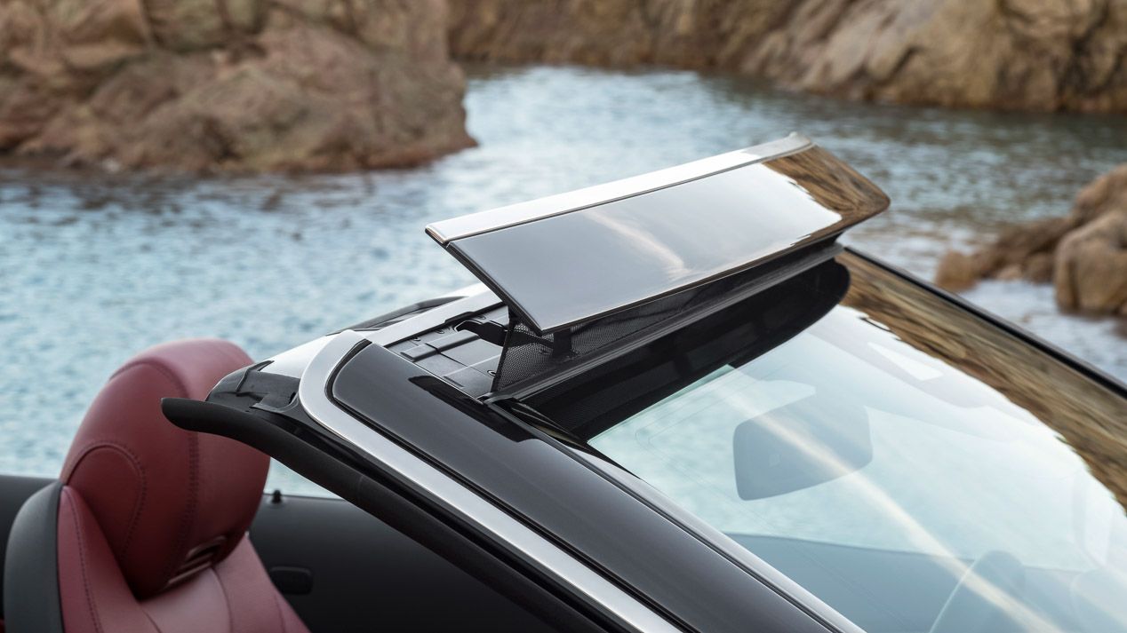 Mercedes C Cabrio y Coupé, tecnología y deportividad para los herederos del CLK