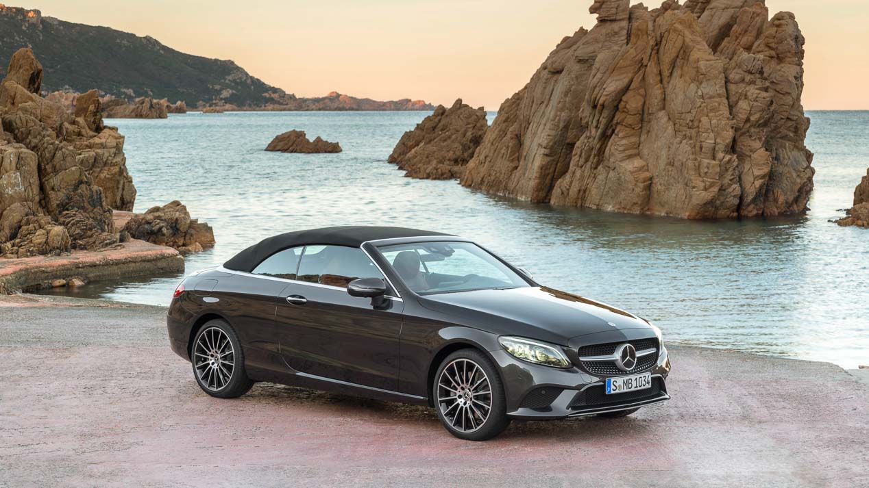 Mercedes C Cabrio y Coupé, tecnología y deportividad para los herederos del CLK