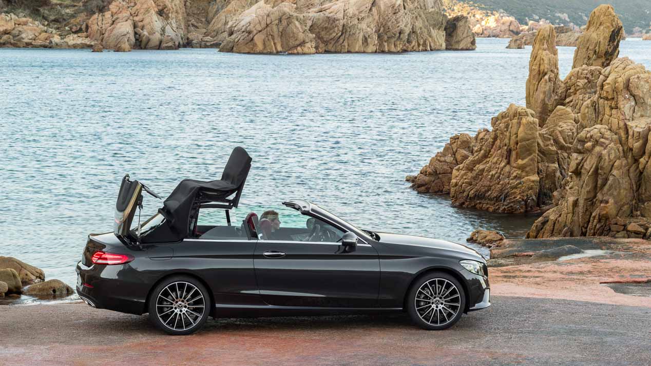 Mercedes C Cabrio y Coupé, tecnología y deportividad para los herederos del CLK