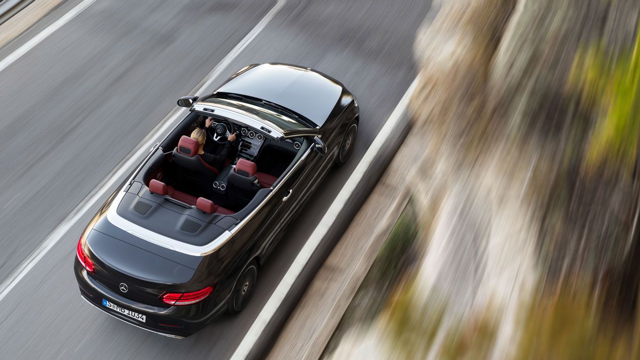 Mercedes C Cabrio y Coupé, tecnología y deportividad para los herederos del CLK
