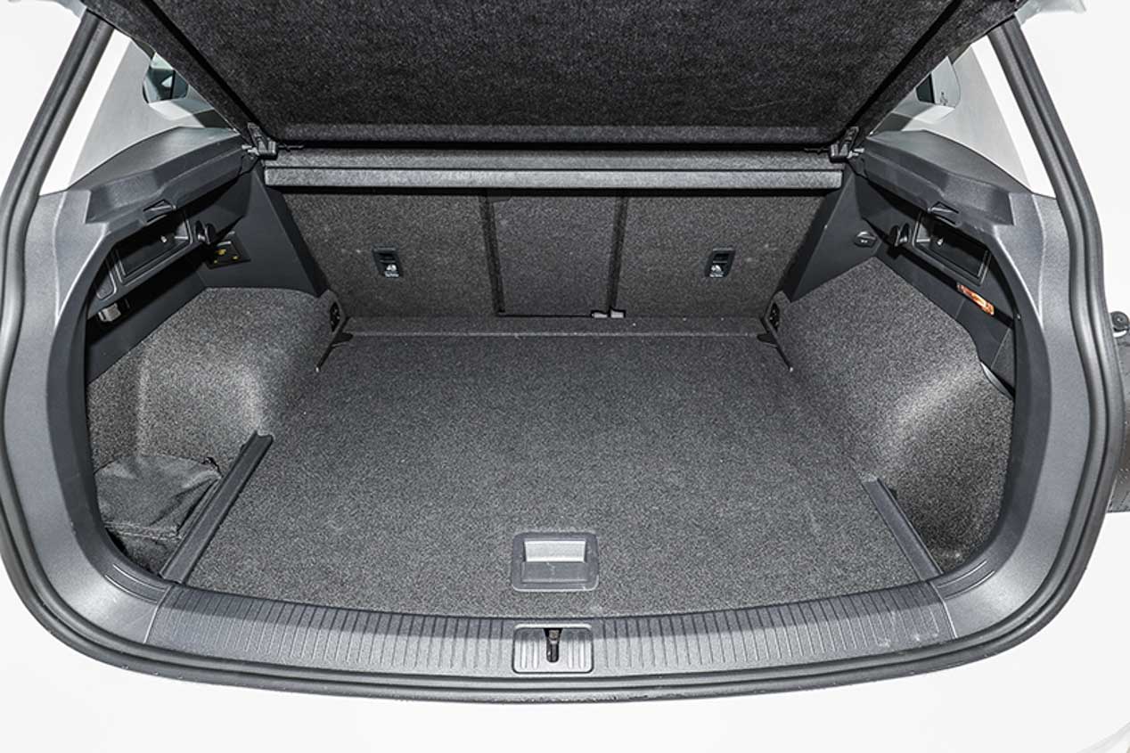 Comparativa de espacio SUV: Qashqai, Ateca, 3008, Tiguan, Sportage, Karoq, Tucson y Grandland X