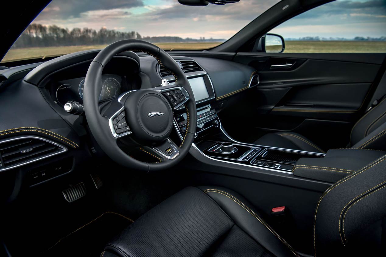 Llega el nuevo Jaguar XE 300 Sport