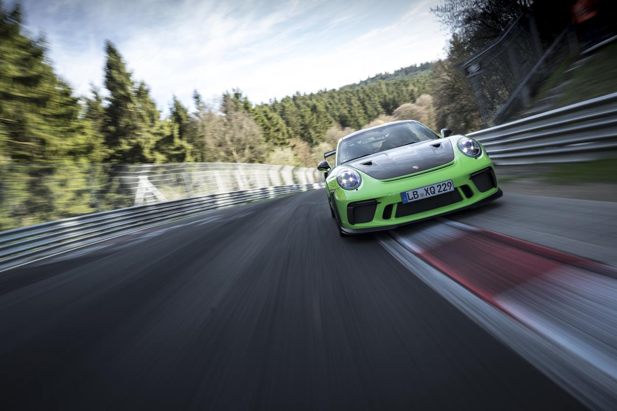 Porsche 911 GT3 RS: volando en el Infierno Verde