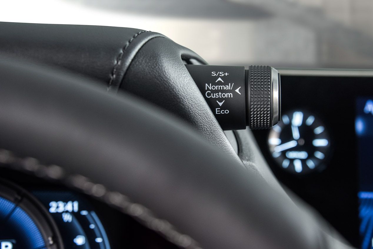 Llega a Europa la nueva generación de la berlina Lexus ES