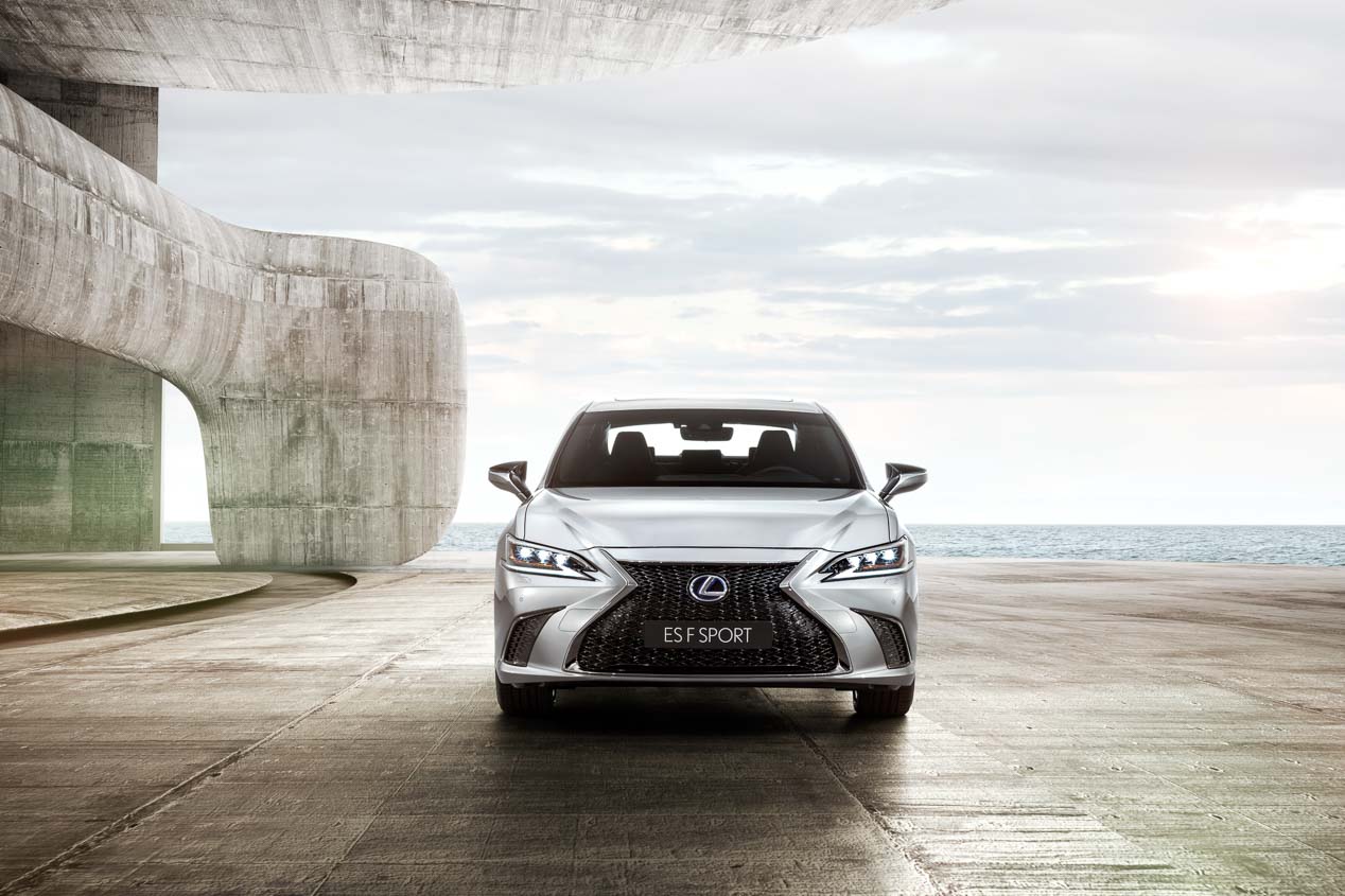 Llega a Europa la nueva generación de la berlina Lexus ES