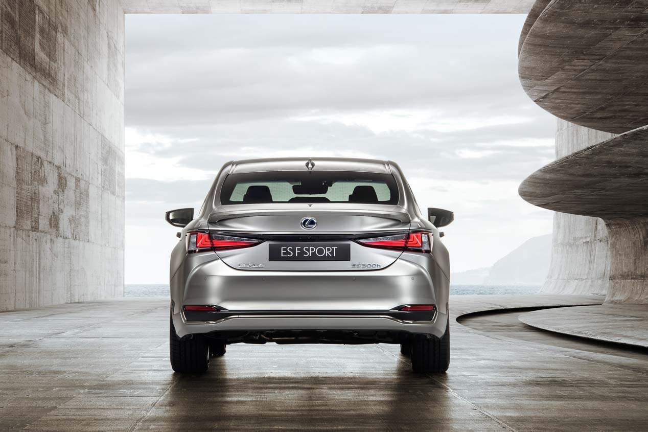 Llega a Europa la nueva generación de la berlina Lexus ES
