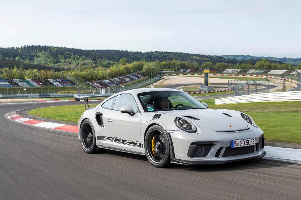 Porsche 911 GT3 RS: a prueba en el circuito de Nürburgring