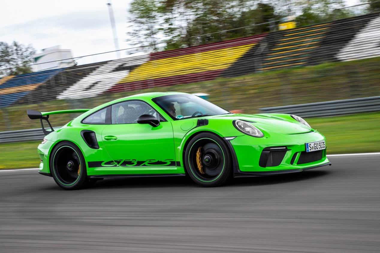 Porsche 911 GT3 RS: a prueba en el circuito de Nürburgring