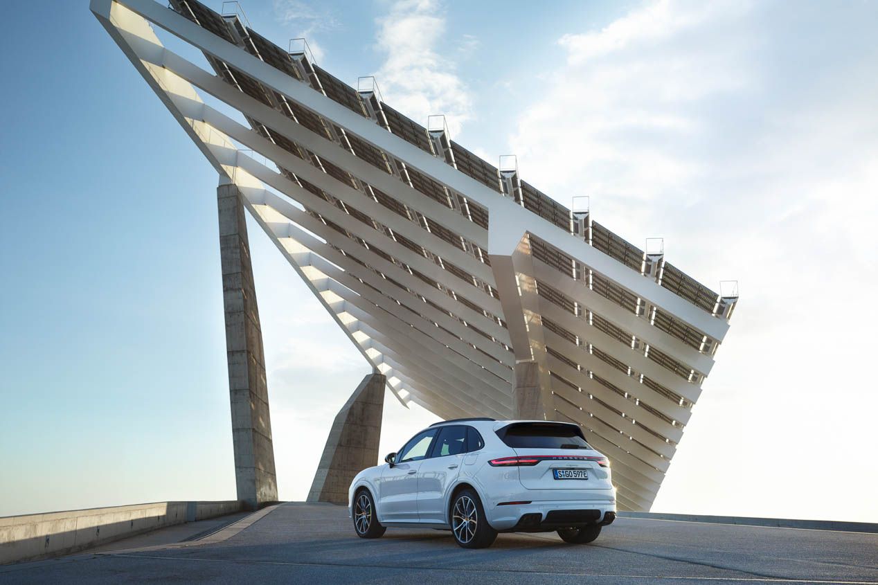 La versión híbrida convierte en más ecológico al Porsche Cayenne