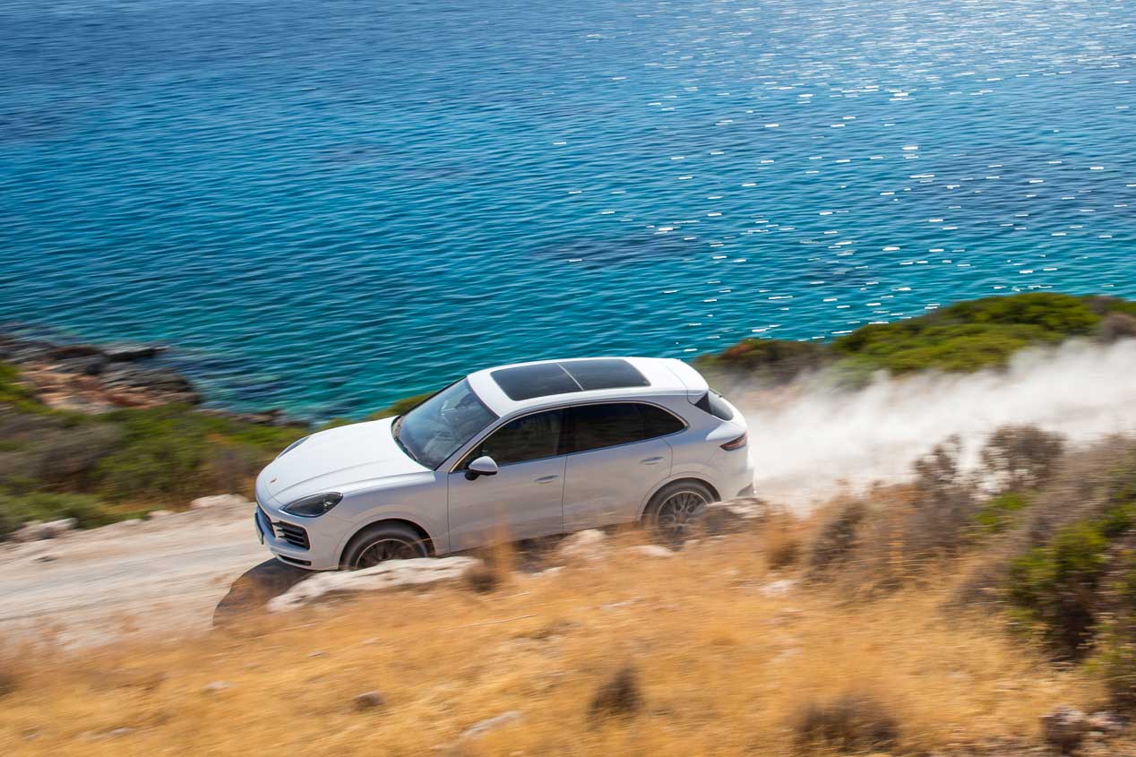 La versión híbrida convierte en más ecológico al Porsche Cayenne