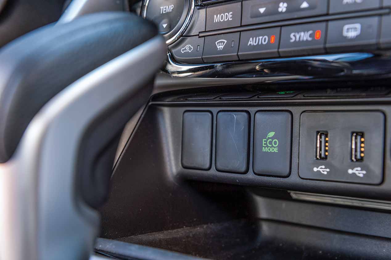 Probamos el Mitsubishi Eclipse Cross y el Subaru XV