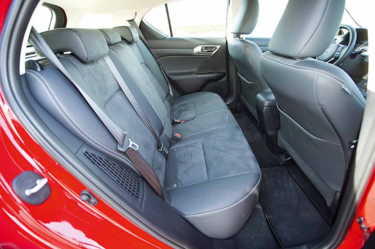 A prueba el BMW 116d y el Lexus CT 200h