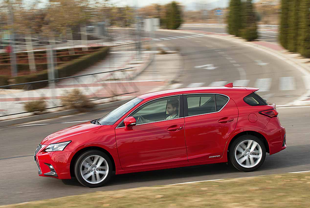 A prueba el BMW 116d y el Lexus CT 200h