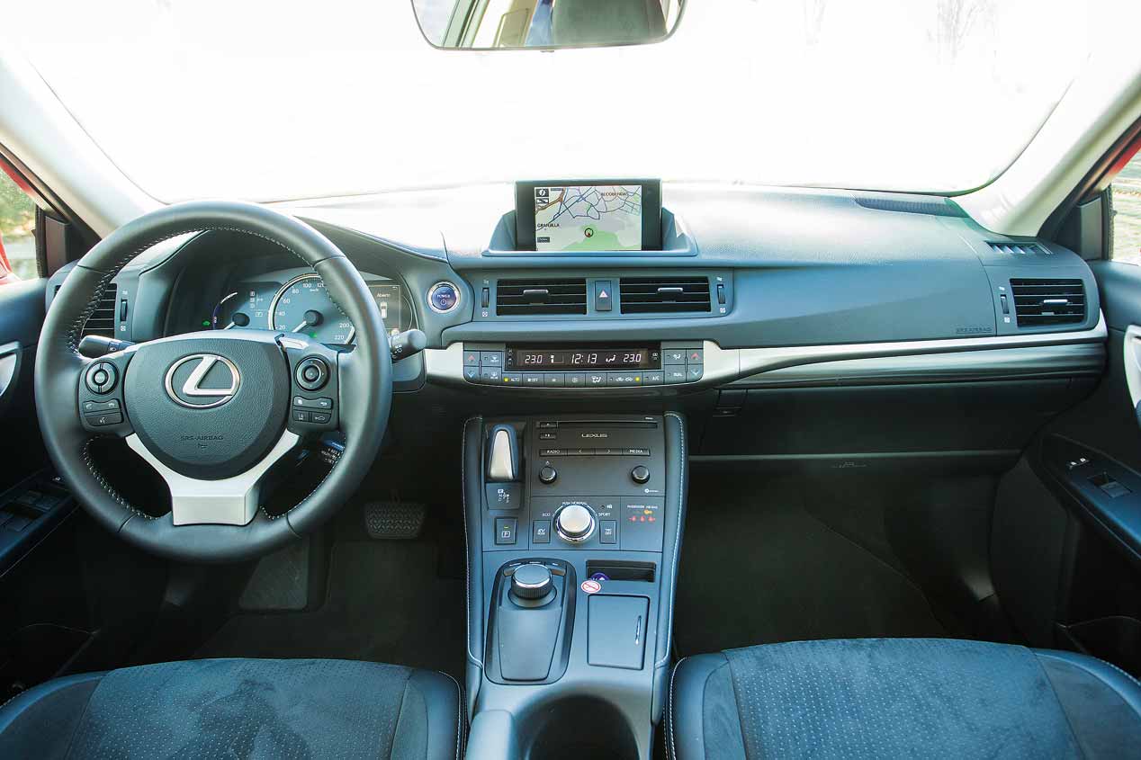 A prueba el BMW 116d y el Lexus CT 200h