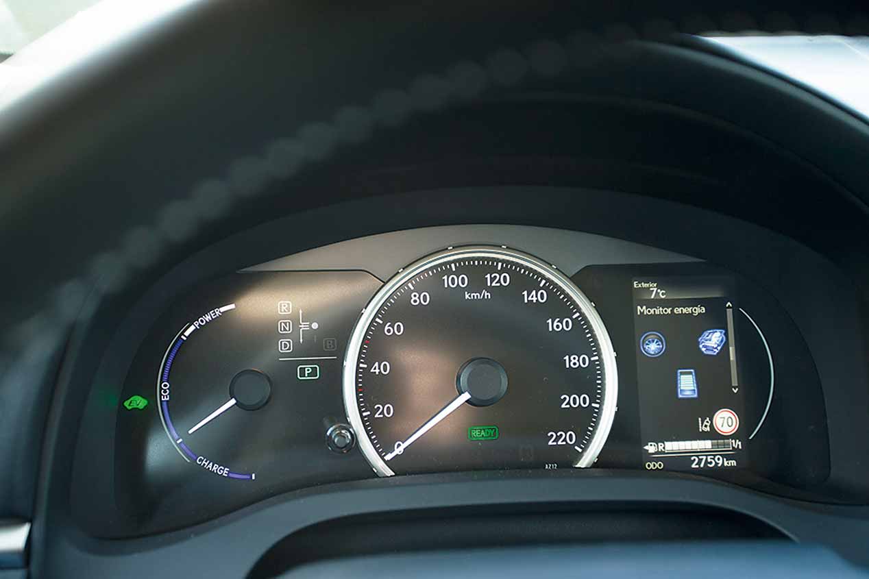 A prueba el BMW 116d y el Lexus CT 200h