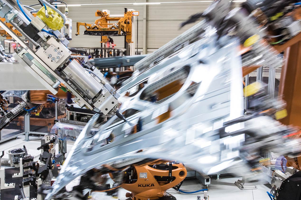Taller de chapistería de Seat: una coreografía de 2.000 robots (vídeo)