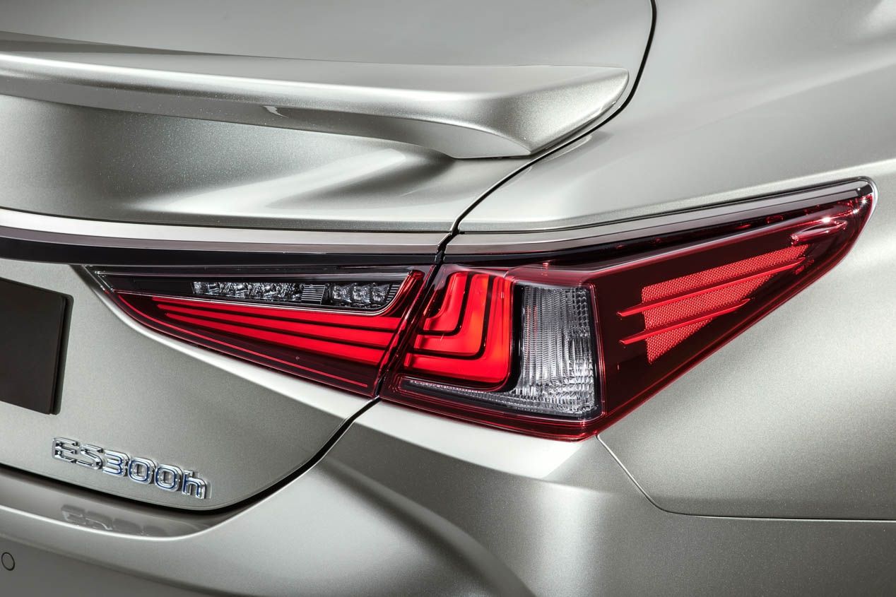 Nuevo Lexus ES, desde 45.000 euros en España