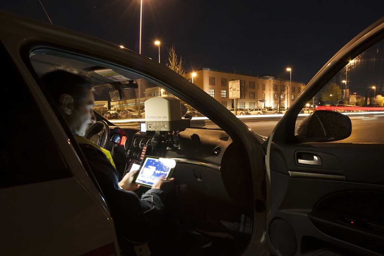 Eficientes, polivalentes, indetectables... así son los radares de la DGT