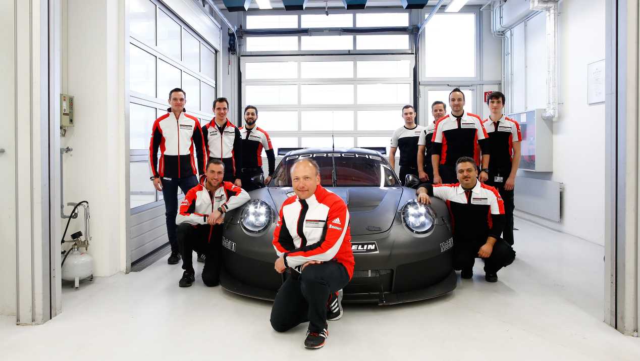 Así se crea el Porsche 911 RSR de Le Mans