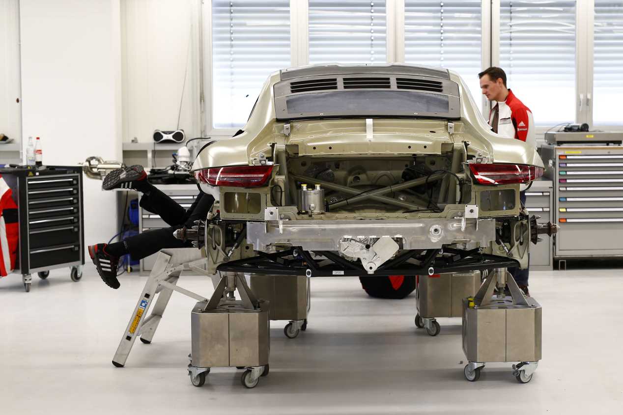 Así se crea el Porsche 911 RSR de Le Mans