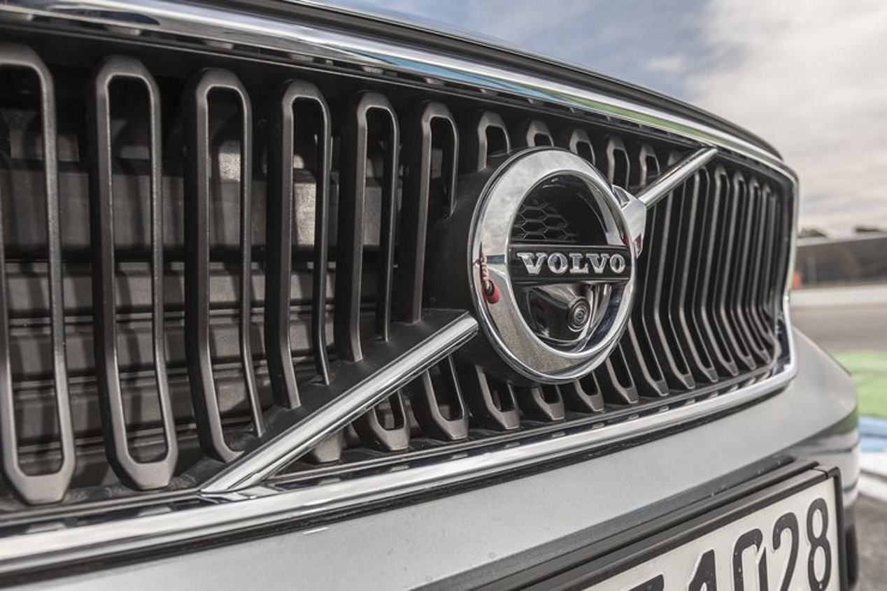 Comparativa SUV: BMW X2 20d vs Mercedes GLA 220d vs Volvo XC40 D4