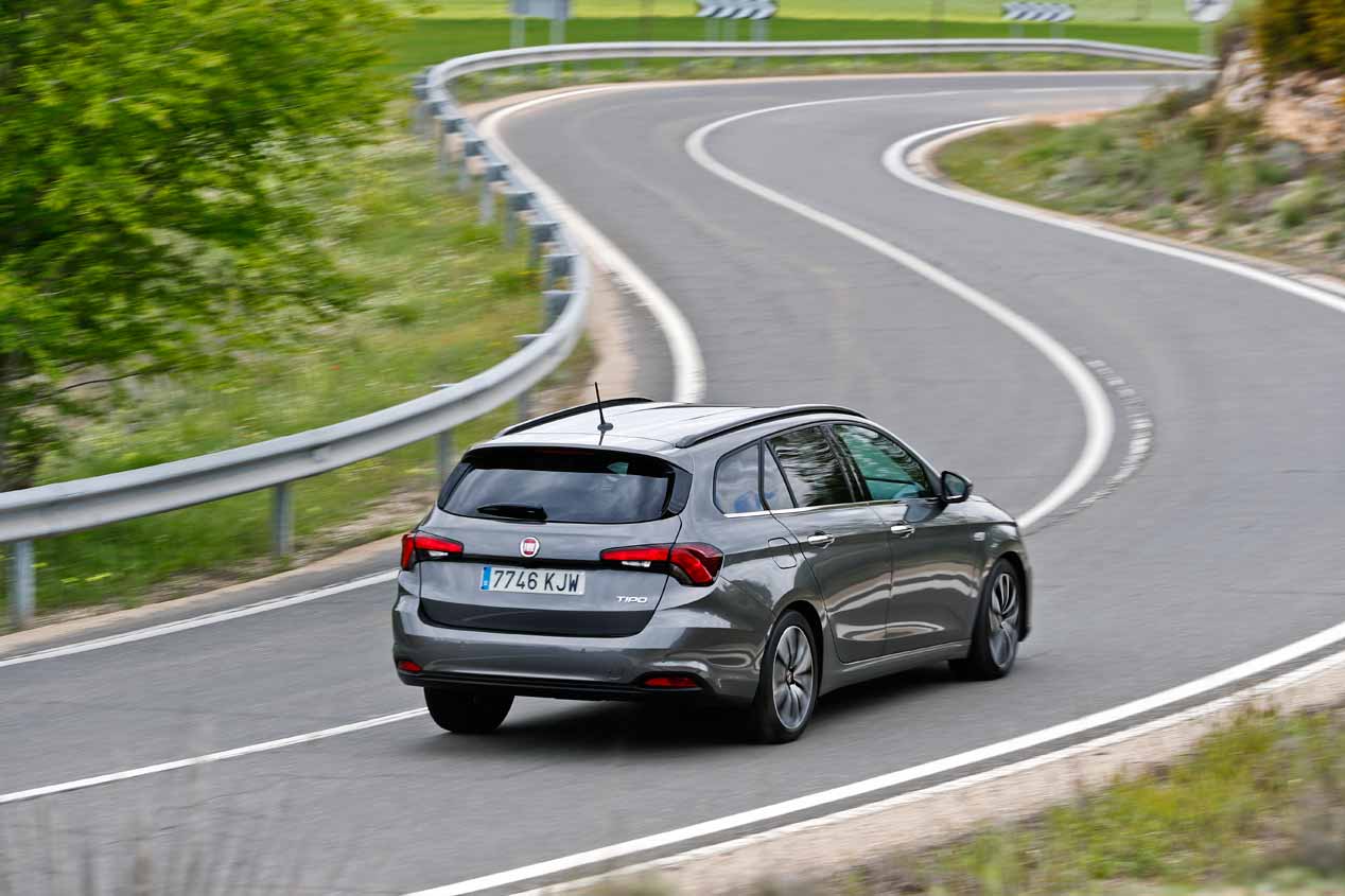 Fiat Tipo SW GLP y Seat León ST GNC: comparativa de coches de gas