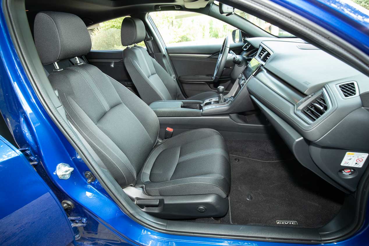 Honda Civic 1.6 i-Dtec vs Peugeot 308 1.5 BlueHDI