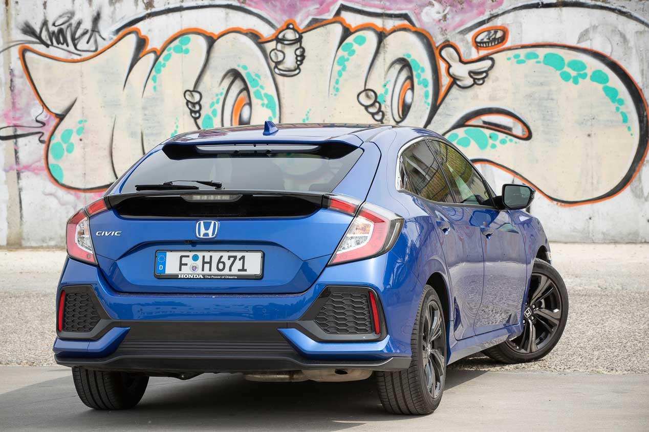 Honda Civic 1.6 i-Dtec vs Peugeot 308 1.5 BlueHDI
