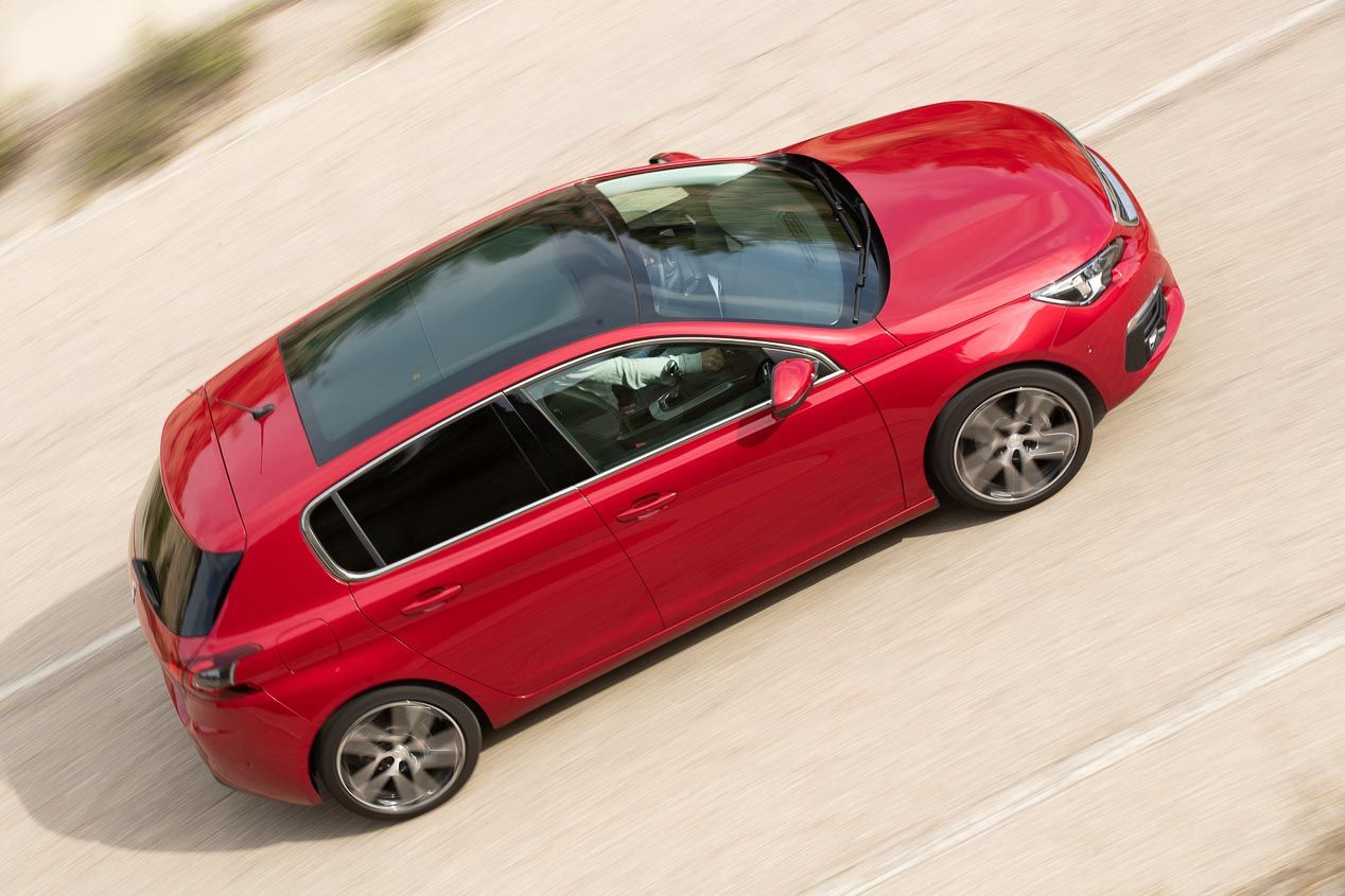Honda Civic 1.6 i-Dtec vs Peugeot 308 1.5 BlueHDI