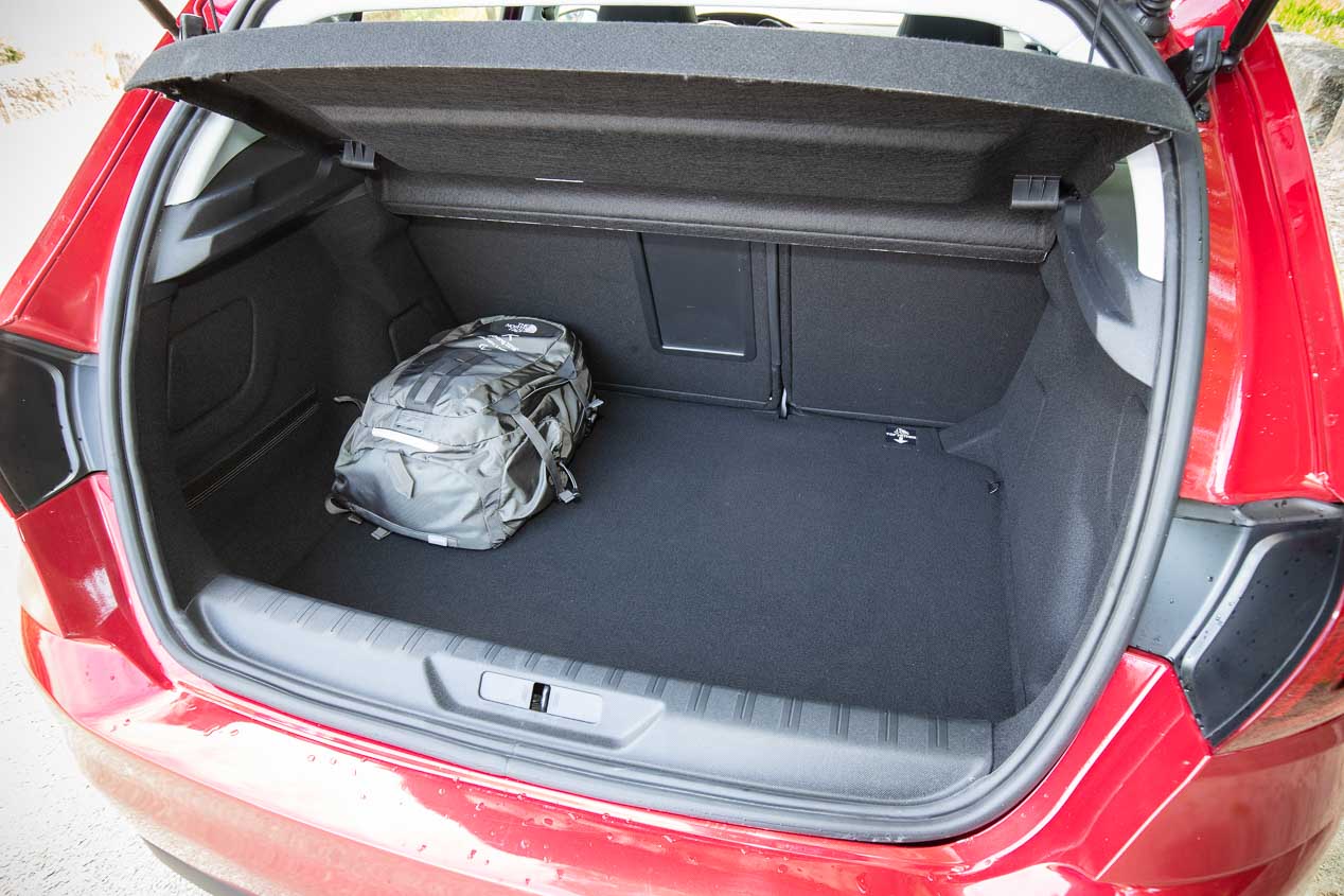 Honda Civic 1.6 i-Dtec vs Peugeot 308 1.5 BlueHDI