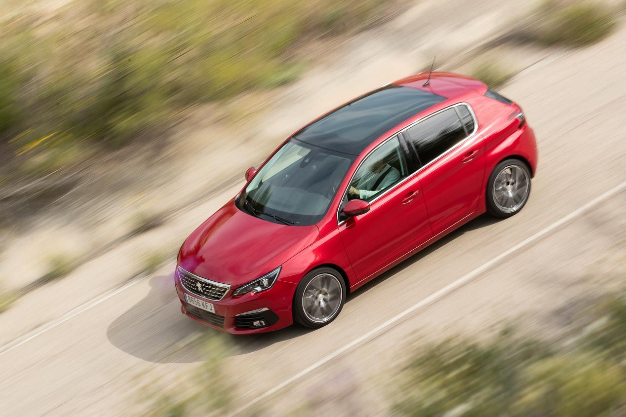 Honda Civic 1.6 i-Dtec vs Peugeot 308 1.5 BlueHDI