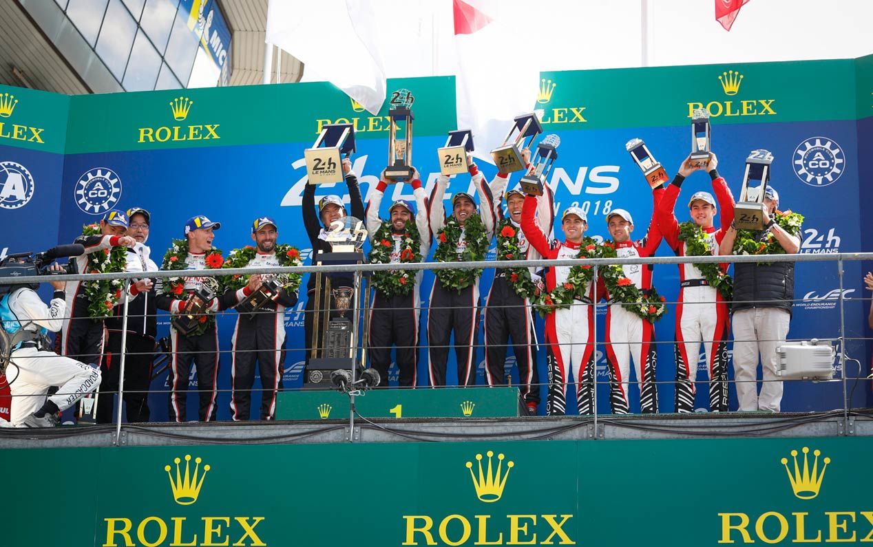 La celebración de Toyota y Alonso en Le Mans