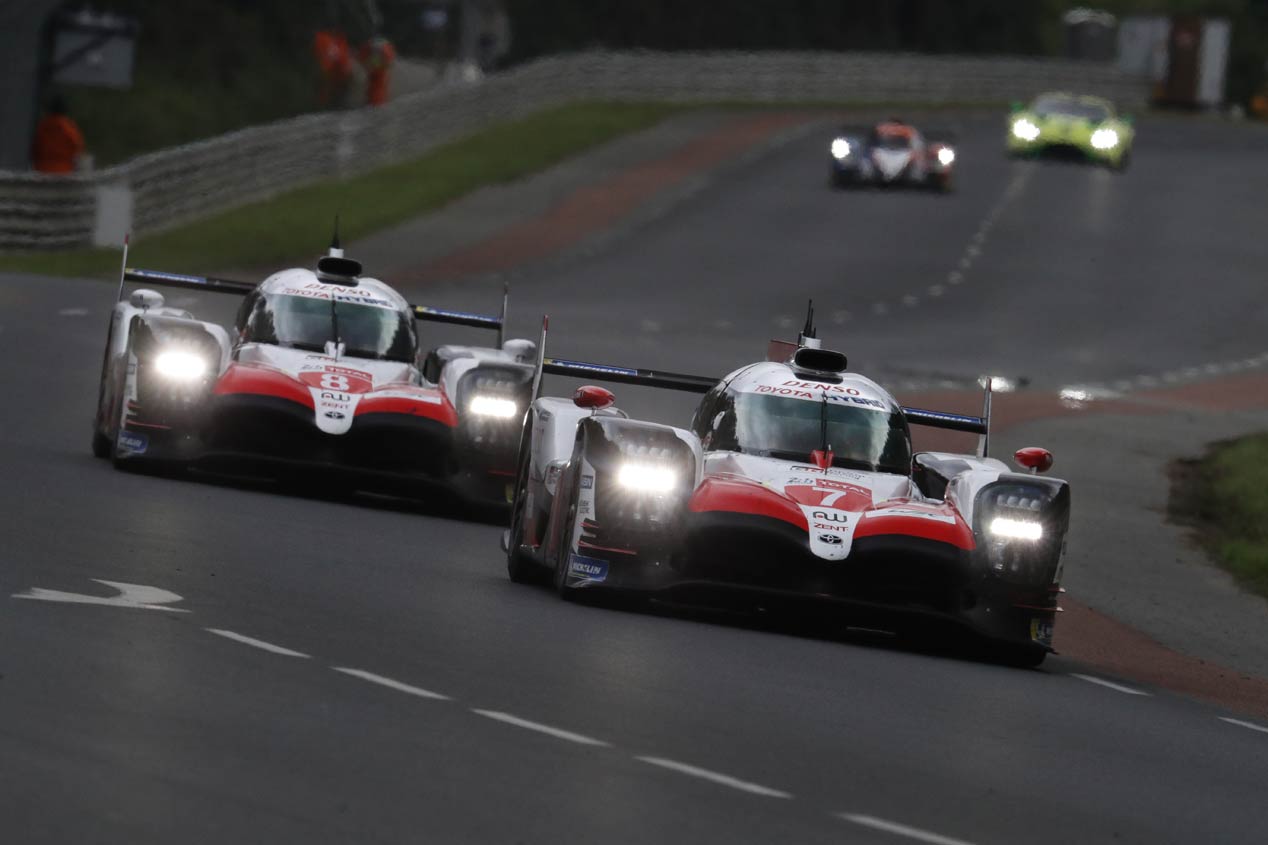 La celebración de Toyota y Alonso en Le Mans