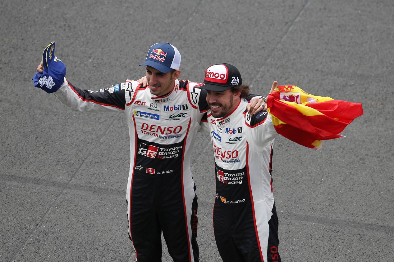 La celebración de Toyota y Alonso en Le Mans