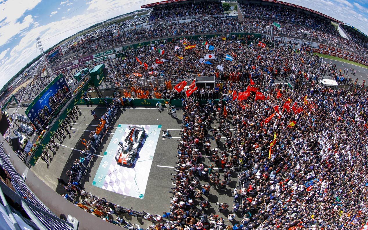 La celebración de Toyota y Alonso en Le Mans