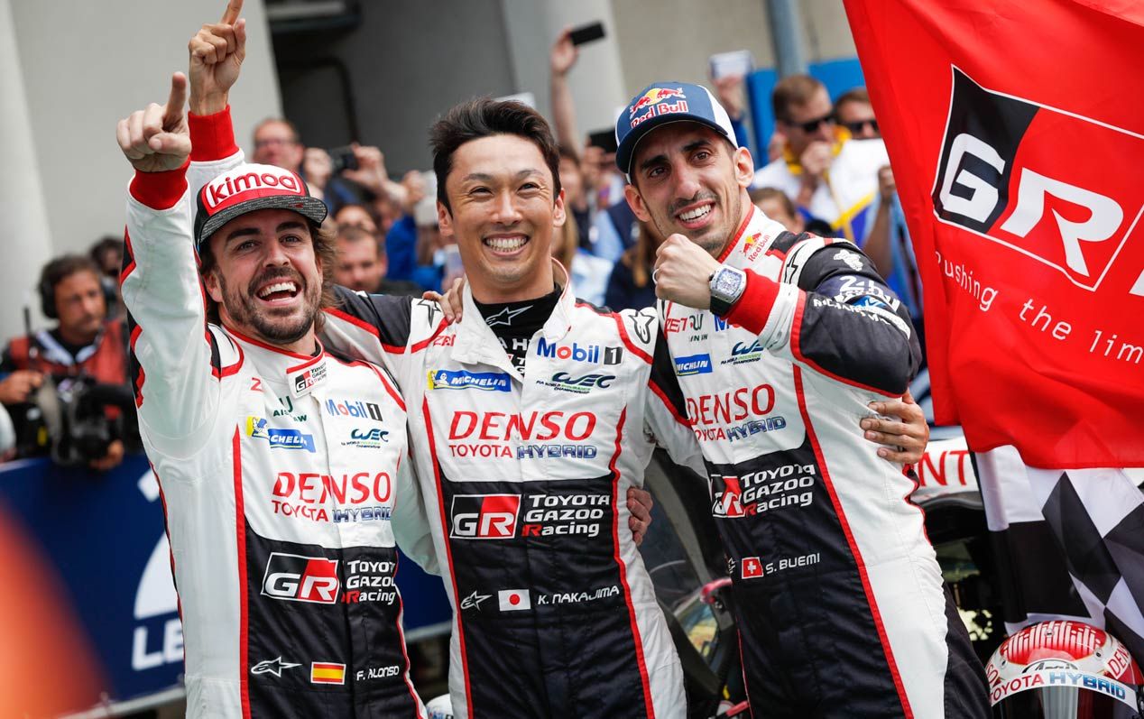 La celebración de Toyota y Alonso en Le Mans